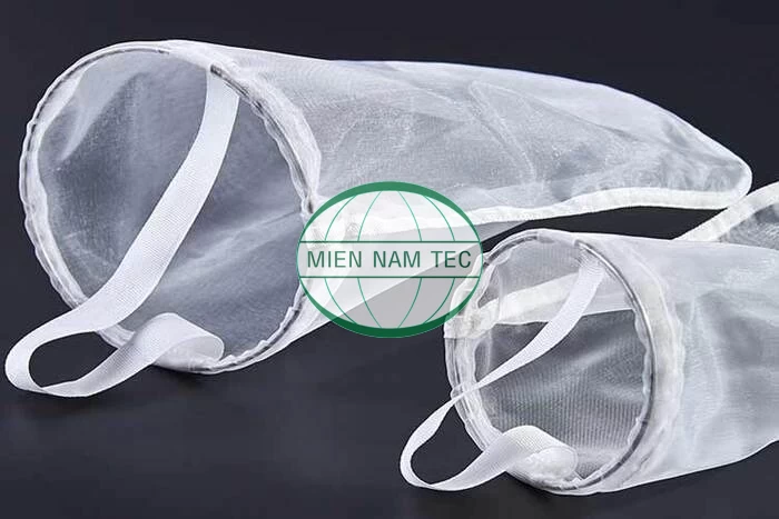 Túi lọc P4 đường kính 4 inch có miệng là vòng inox 