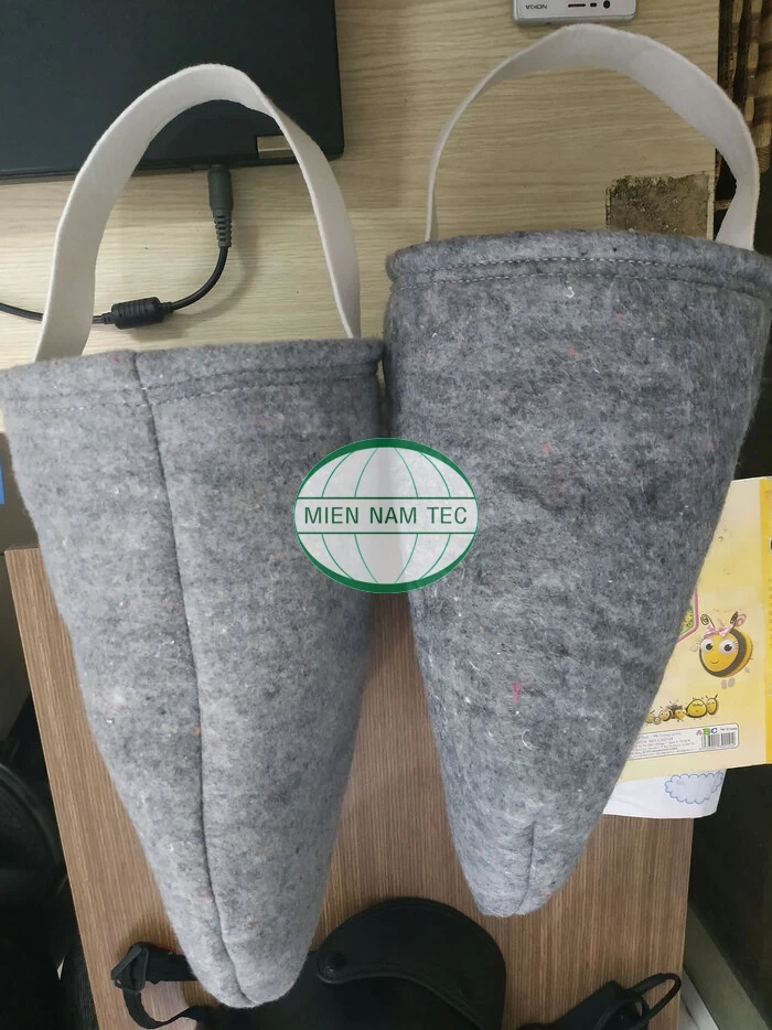 Túi lọc tách dầu size 1 là túi lọc được may từ vải nỉ với kích thước chuẩn 180 x 430 (mm