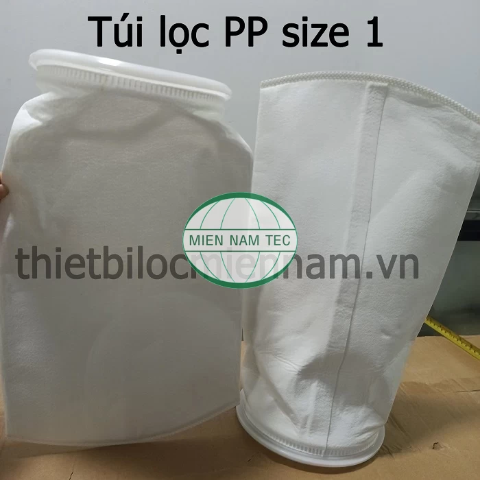 Túi lọc PP (Polypropylene) size 1 là túi lọc chất lỏng, lọc khí được làm bằng vải polypropylene không dệt có kích thước tiêu chuẩn 180 x 430 mm