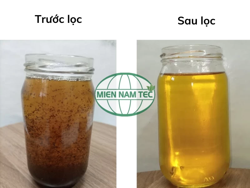 Giấy lọc dầu chiên giúp loại bỏ các vụn thực phẩm, làm sáng màu dầu chiên