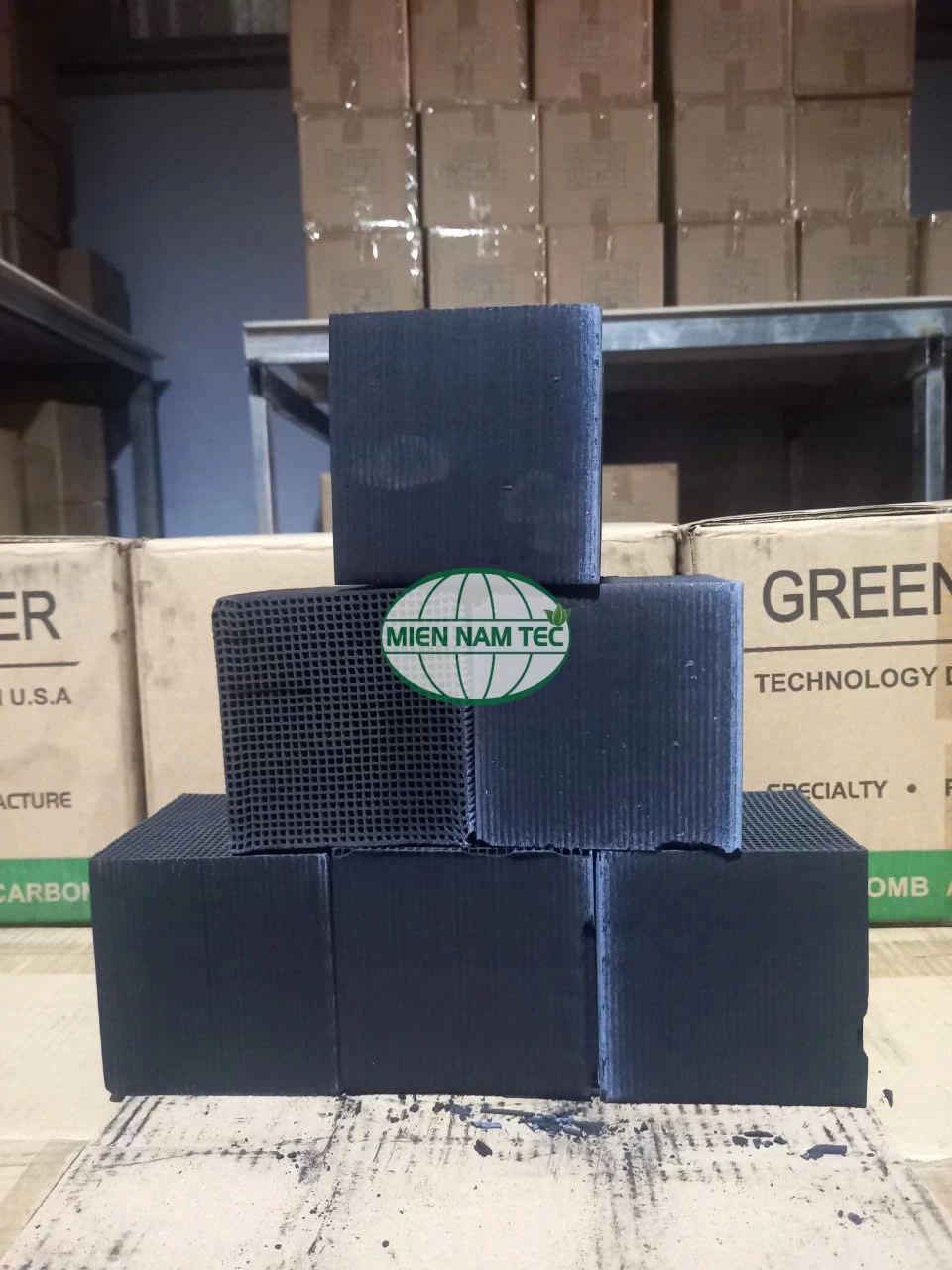 Than hoạt tính tổ ong dùng để hấp phụ mùi, hơi VOCs cao