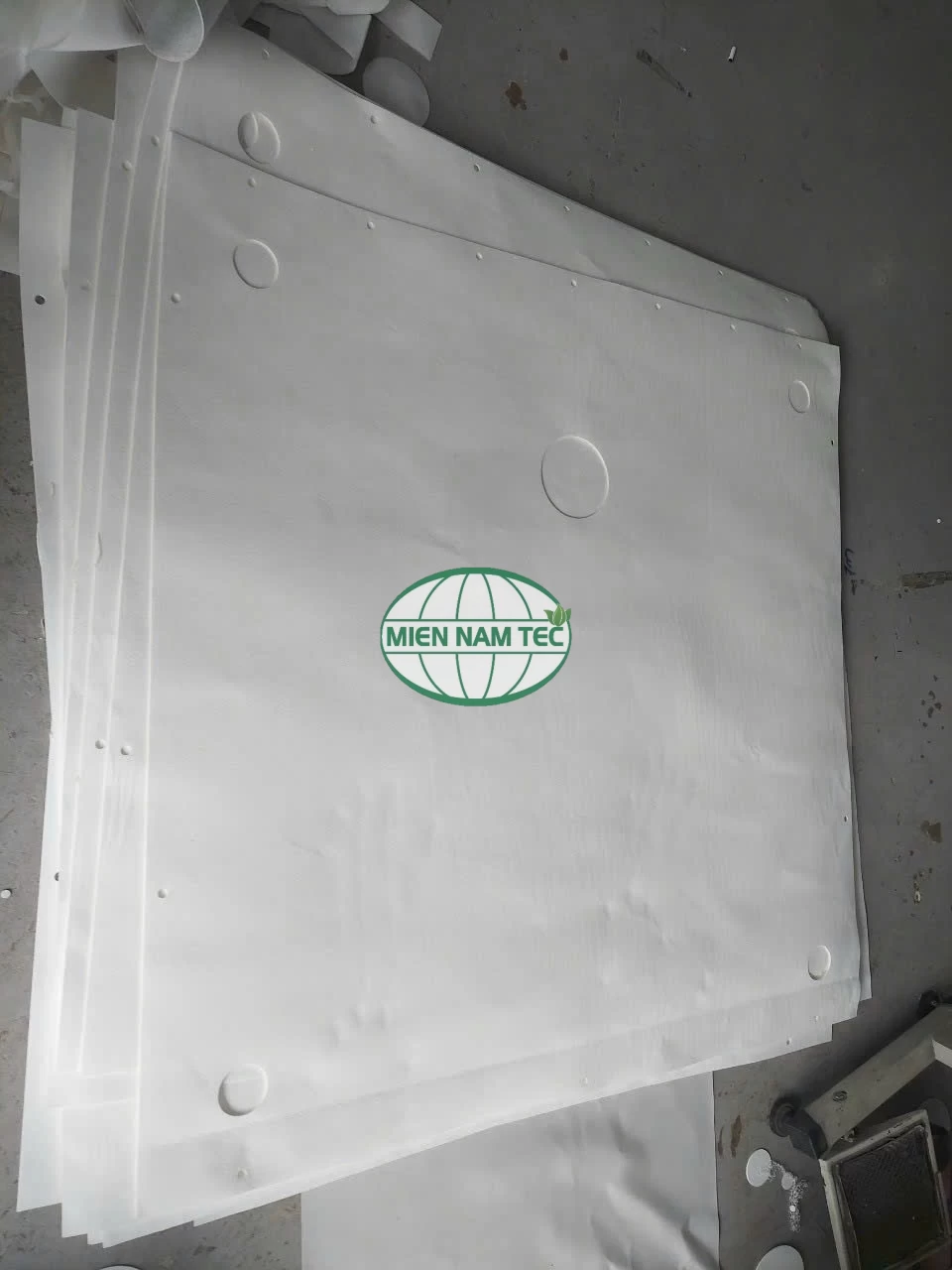 Vải lọc khung bản PE được cắt bằng công nghệ máy CNC
