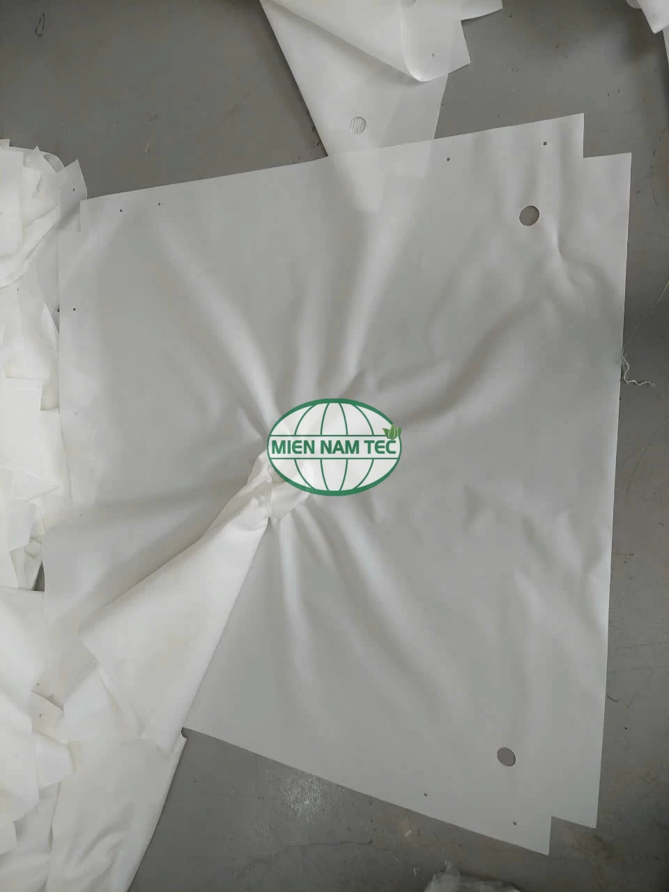 Hình ảnh thực tế vải lọc khung bản PE