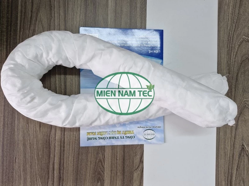 Hình ảnh thực tế của phao quây thấm dầu 1