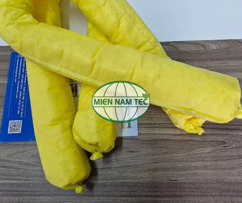 Hình ảnh thực tế của phao quây thấm hóa chất 2
