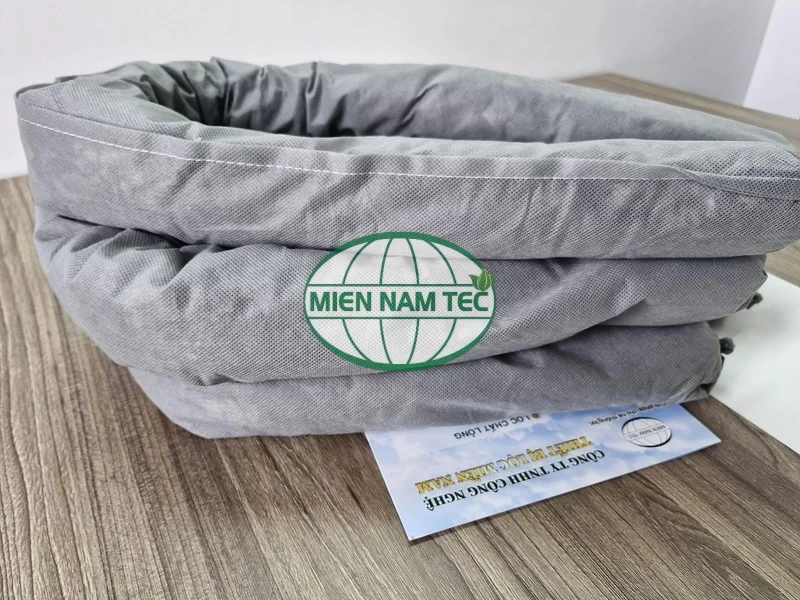 Giới thiệu sơ lược một số thông tin về phao quây thấm hút đa năng 