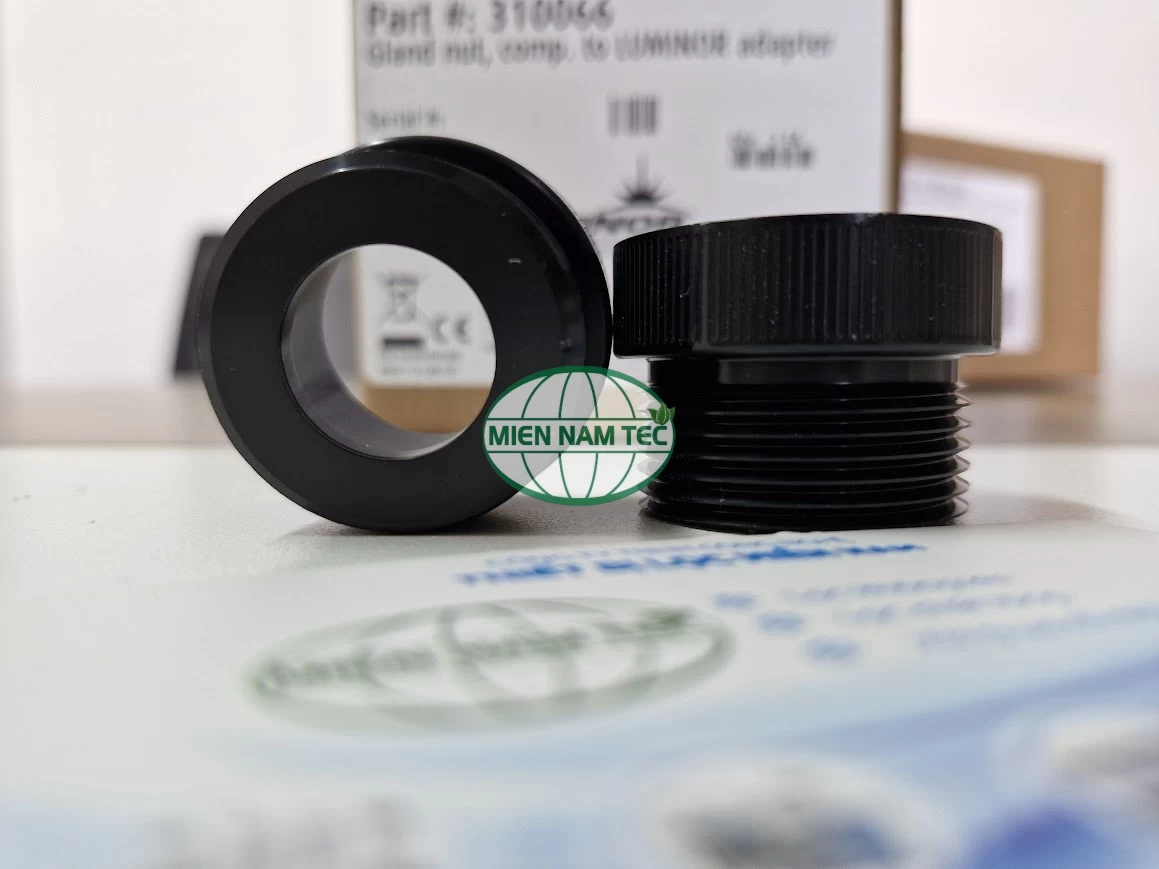 Đai ốc nối chuyển LUMINOR dùng để kết nối bóng đèn với hệ thống UV VIQUA gồm 2 đai