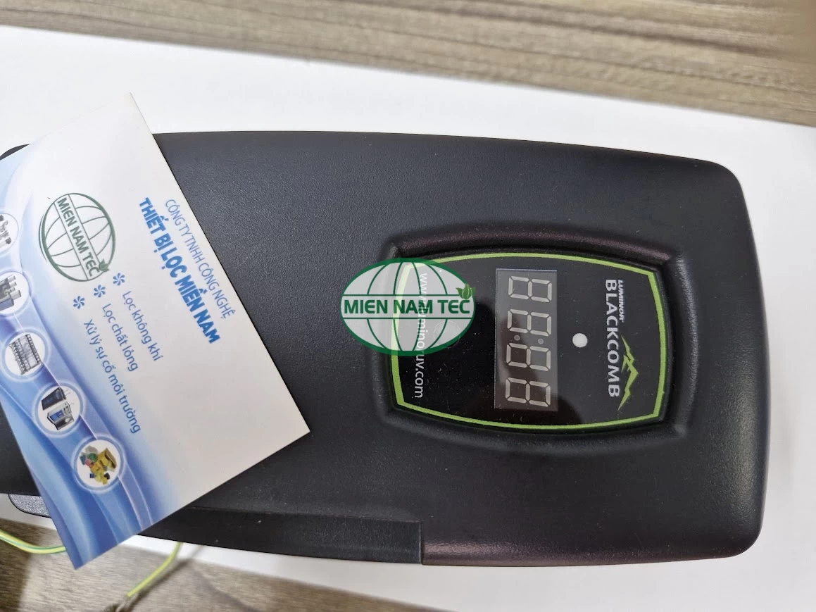Màn hình điều khiển hiển thị bộ đếm ngược tuổi thọ đèn UV