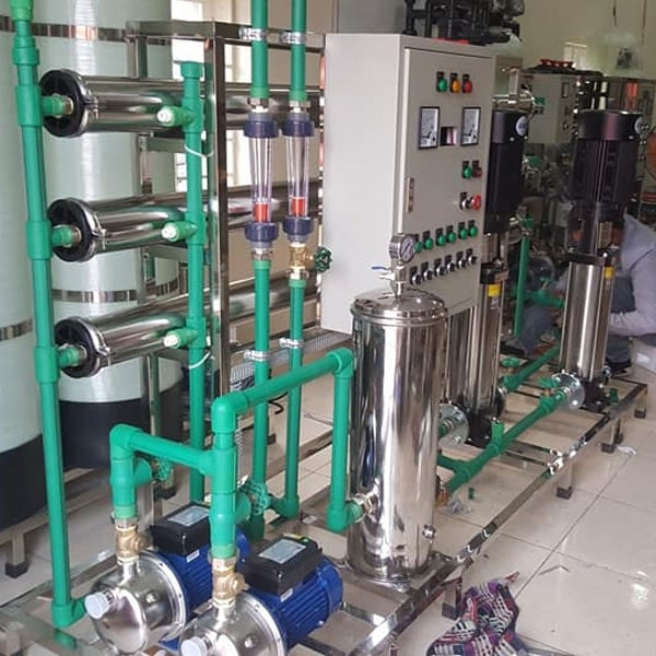 Hệ thống lọc nước công nghiệp có thể gặp tình trạng rò rỉ nước khi vận hành do quá trình lắp đặt chưa đúng kỹ thuật